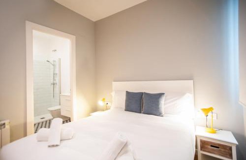 La Sagrada Familia Apartamento | 44MAL1084- Bright 2BR apartment