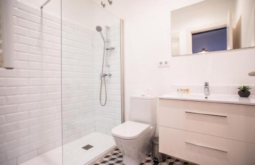 La Sagrada Familia Apartamento | 44MAL1084- Bright 2BR apartment