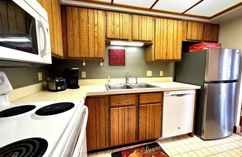 Conway Casa | 45' Crooked Lake Frontage + Dog Friendly