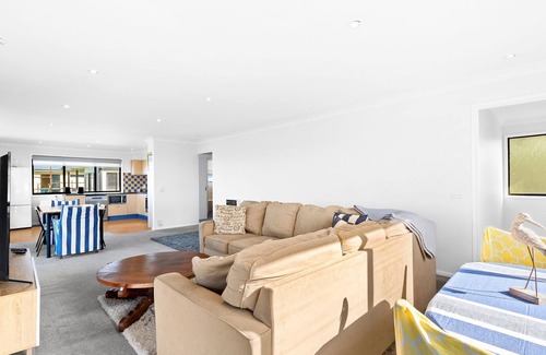 Kianga Casa | 45 Hillside Cres Beach House
