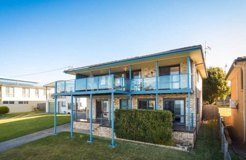 Kianga Casa | 45 Hillside Cres Beach House