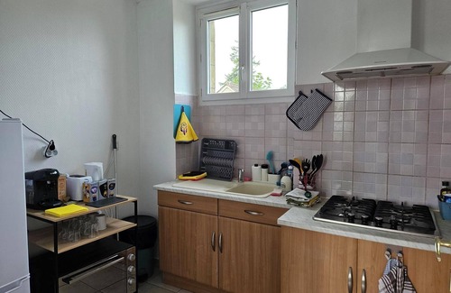 Salignac-Eyvignes Apartamento | 45 m2 apartment on 1st floor of a 2-storey building in the heart of Salignac
