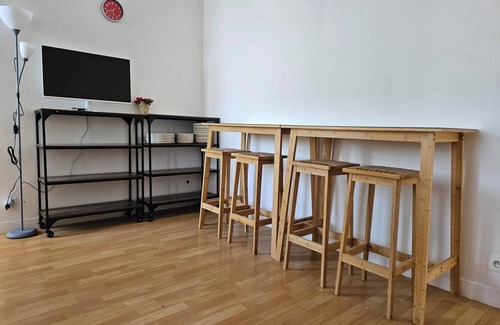 Salignac-Eyvignes Apartamento | 45 m2 apartment on 2nd floor of a 2-storey building in the heart of Salignac