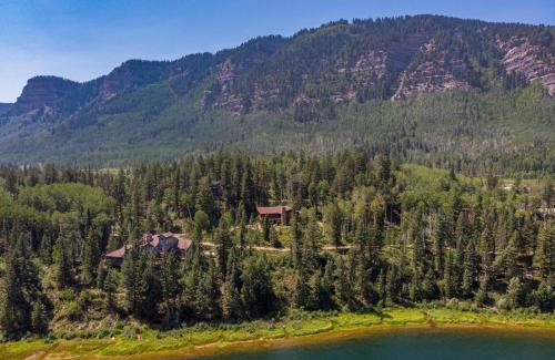 Columbine Lake Casa | 450 Beaver Circle