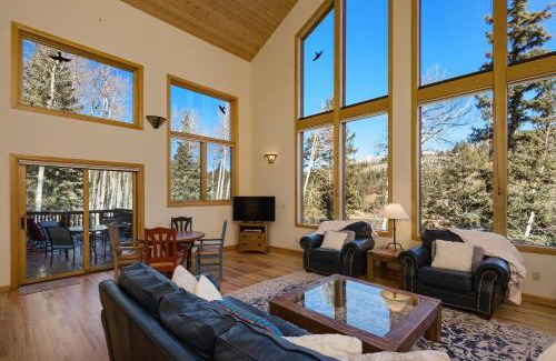 Columbine Lake Casa | 450 Beaver Circle