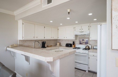 Morro Bay Hotel | 456 Embarcadero Inn & Suites