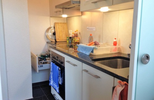 Kloten Apartamento | Estudio de 35m2 en una villa en el campo, aeropuerto 10min / Zurich HB 29min