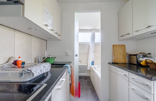 Kloten Apartamento | Estudio de 35m2 en una villa en el campo, aeropuerto 10min / Zurich HB 29min