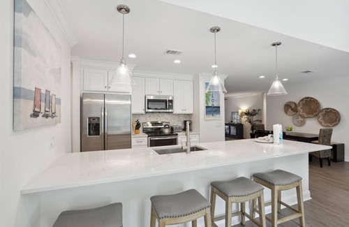 Folly Field Casa | 46 Folly Field, Quick Walk to Beach, Large Pool, Private Yard, Pet Friendly