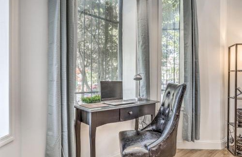 Central West End Apartamento | 4632 First Floor Hidden Gem