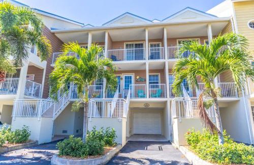 Ruskin Casa | 464 Little Harbor