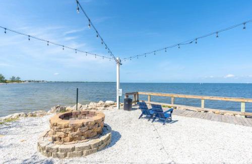 Ruskin Casa | 464 Little Harbor