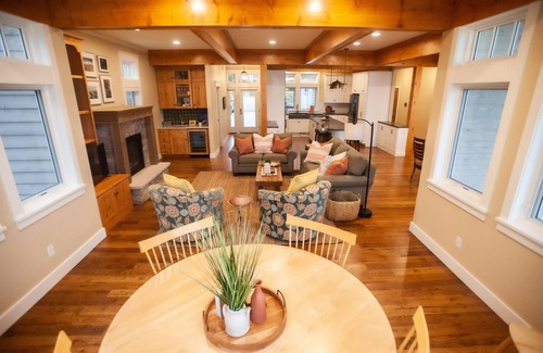 Maple City Cabaña | 4678 on Glen Lake - Beautiful Luxury Cottage