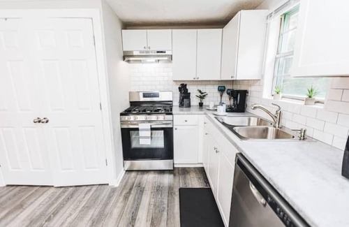 Crestwood South Casa | 47th Place Forest Park