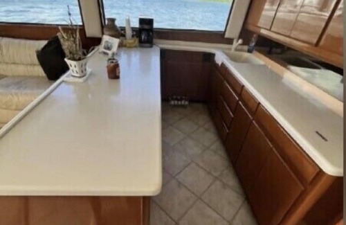 Tampa Alquiler De Eote | 48’ Hattaras Sport Yacht onTreasure Island inter coastal near johns pass village