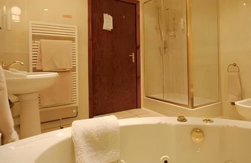 Thurnscoe Hotel | 48 m² Hotel ∙ 127 huéspedes