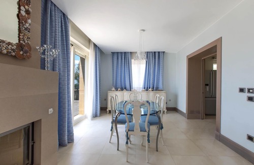 Torre Castiglione Villa | 481 Villa Bianca