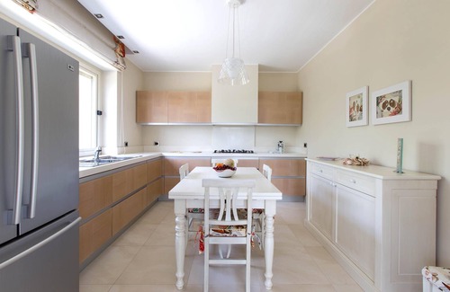 Torre Castiglione Villa | 481 Villa Bianca