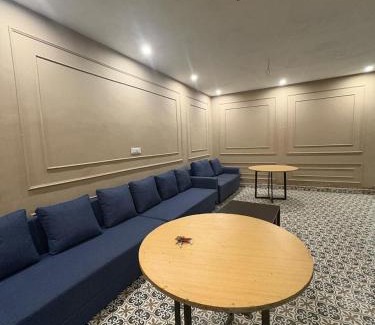 Gurugram Villa | 4am by Tipsyeuphoria