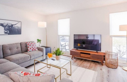 Lindenwald Casa | 4B House 10 min to West Chester, Liberty Hospitals, Spooky Nook