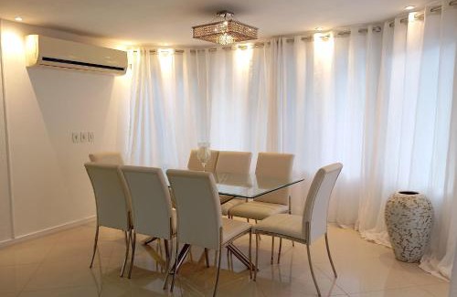 Jurere Internacional Casa | Casa 4D c/piscina en Jurerê Internacional MER0671