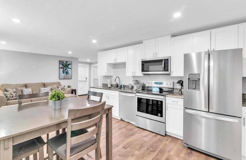 Safety Harbor Cabaña | 4B- Newly Renovated 2 /1 at Coastal Cottages