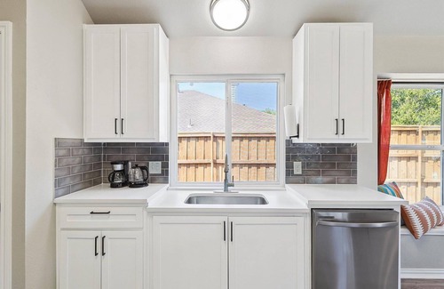 Saginaw Casa | 4BD,2BA Saginaw Sanctuary - Pool, Firepit, Laundry