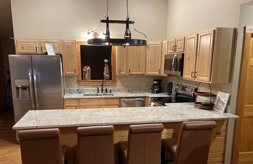 Logan Casa | 4BD / 3BA, WiFi gratis, jacuzzi, sala de grabación