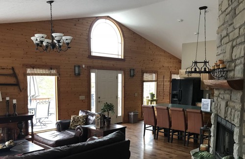 Logan Casa | 4BD / 3BA, WiFi gratis, jacuzzi, sala de grabación