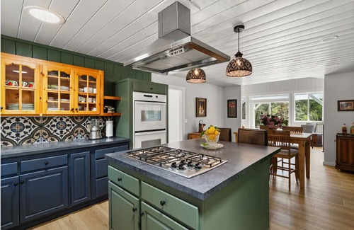 Freestone Casa | 4bd/3ba Redwood Retreat w/pool