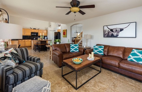 Desert View Village Casa | 4BD / 3BTH Desert Home Near Golf Course - Capacidad para 12