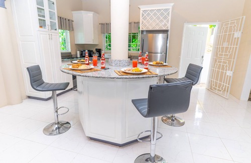 Tryall Villa | 3bed / 3bath! Vista al mar, con piscina !!