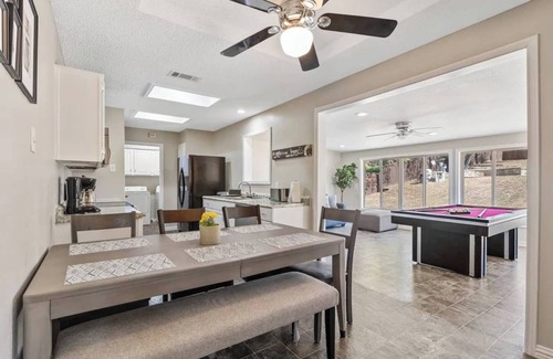 Euless Casa | 4bd home near airport w/ pool