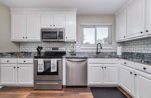 Hampton Casa | 4BD home with gameroom and pool, close to Langley & PTC!
