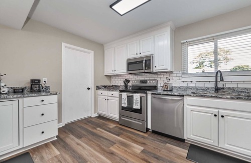 Hampton Casa | 4BD home with gameroom and pool, close to Langley & PTC!