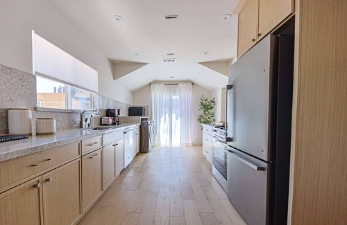 Los Feliz Casa | 4BD LA Villa with Jacuzzi, Sauna, and Outdoor Blis