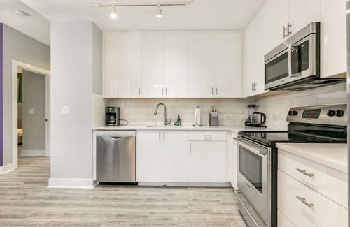 Central Business District Apartamento | 4BD Oasis - Steps to French Quarter
