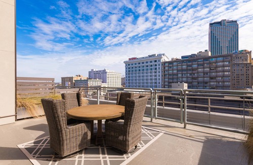 Central Business District Apartamento | 4BD Oasis - Steps to French Quarter