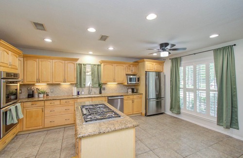 Conroe Casa | 4BD - Pool & Movie Theater - Lake Conroe Nearby