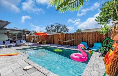 Whitfield Casa | 4bd Saltwater Pool Home Near Beaches W Game Room