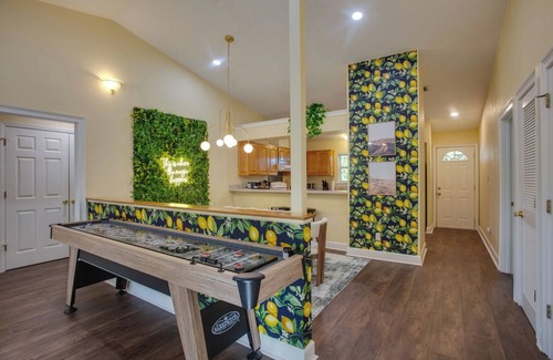 Tallahassee Casa | 4BD w/ Backyard BBQ & Games - 5Mins FSU & Downtown
