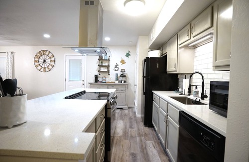 Euless Casa | 4bdr/1K/2Q/1D/3T 7 miles to AT&T Stadium 5 min to DFW Airport