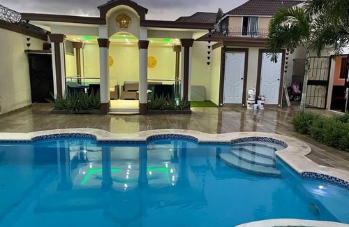 Prado Oriental Villa | 4BDR-FAMILY-POOL-BILLAR