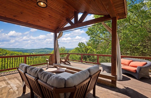 Holiday Island Casa | 4Bdr Secluded! Hot Tub, Pool Table, & Spectacular Views.