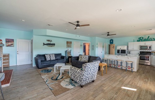 Mead Casa | 4Bdrm Insta-worthy Texoma Lake Retreat