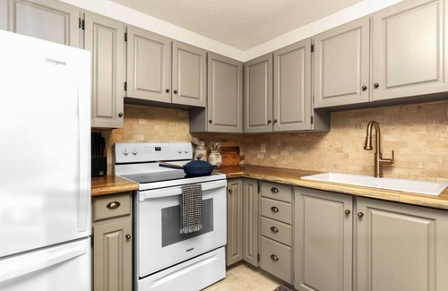 Muskoka Lakes Cabina | 4Bdrm Muskoka Retreat Fire Table, Games, Netflix