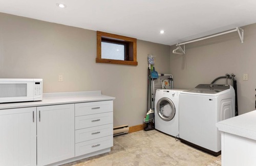 Muskoka Lakes Cabina | 4Bdrm Muskoka Retreat Fire Table, Games, Netflix