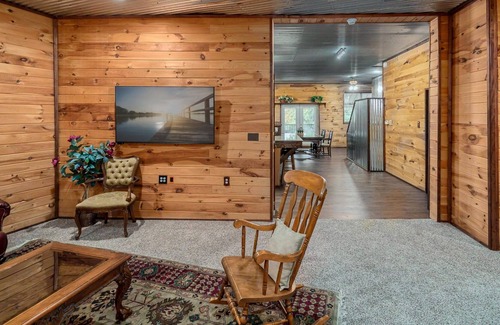 Gordonville Casa | 4Bdrm w/ Pool Table Fish & Swim at House Texoma