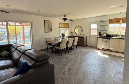 West Hills Casa | 4BDs w/Tropical Outdoor Pool & Spa