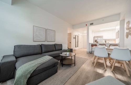 Charlotte Center City Apartamento | 4Bed/2Bath - W/Wi-Fi +Fitness Centre +Truist Field